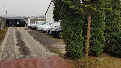 Wjazd na Parking - Widok z Zewnątrz - Parking Pyrzowice - Katowice Lotnisko - Pewny Parking
